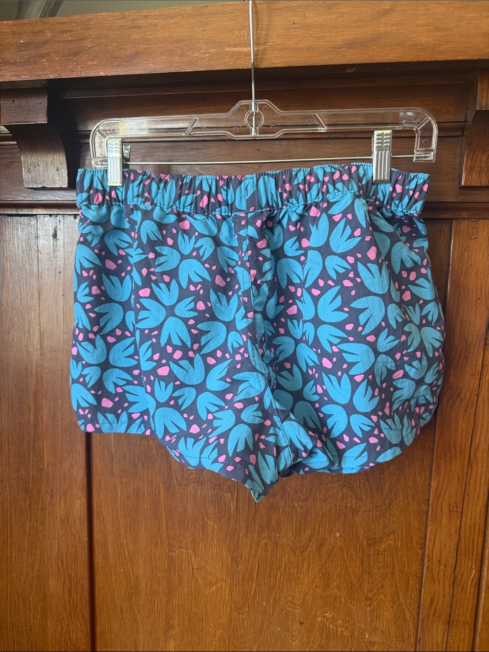 Patagonia Barely Baggies Shorts in Pollen Confetti Dolomite Blue Size Medium - Picture 4 of 4